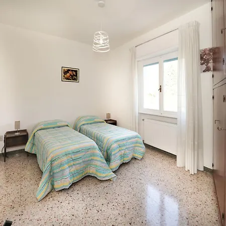 Nyaraló Erica By Interhome Porto Valtravaglia